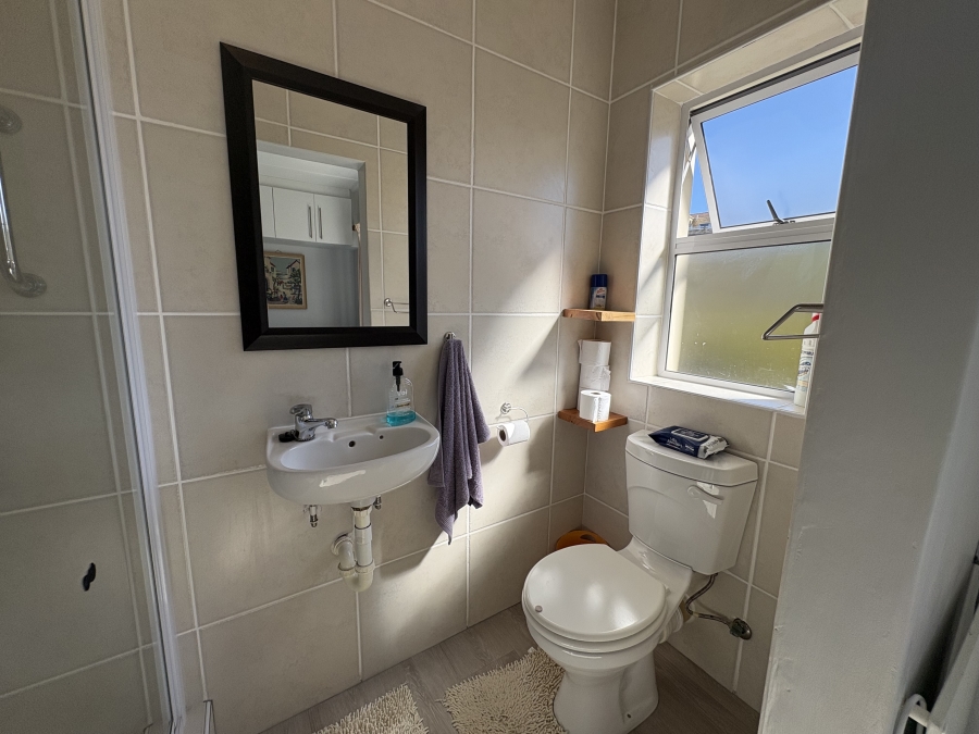 4 Bedroom Property for Sale in Pearl Bay Western Cape